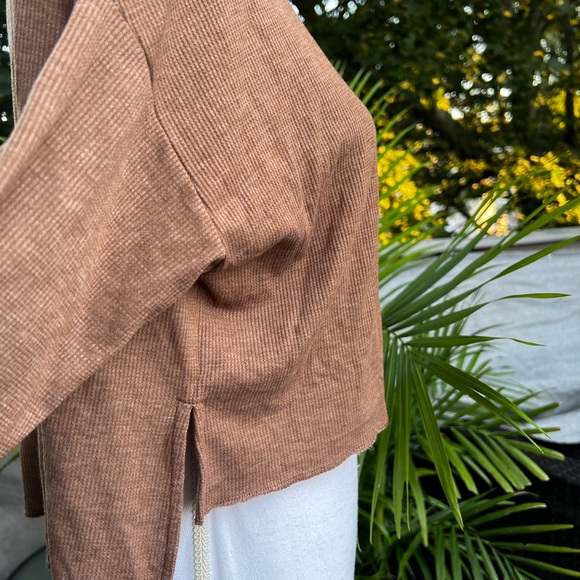 American Eagle Crop top turtleneck XS - Picture 4 of 5